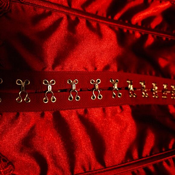 Elegant moments red corset with matching thong nwot - Picture 3 of 6